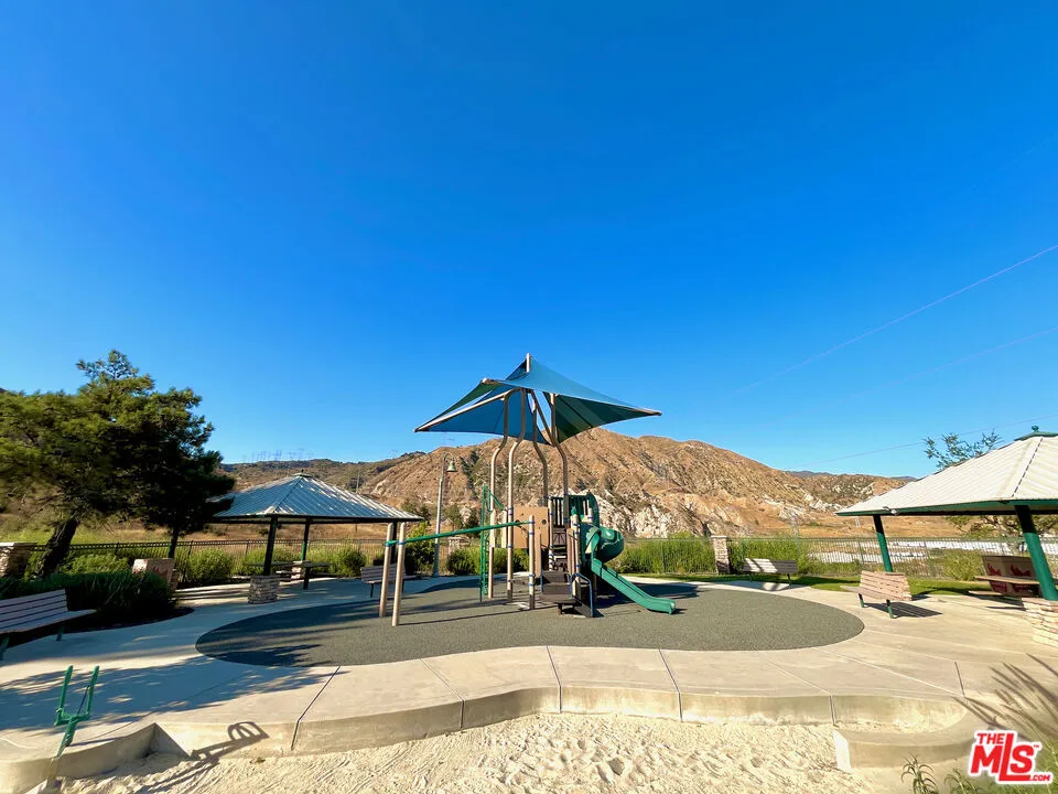 16414 W Nicklaus Drive 146, Sylmar, California 91342 home-pic-35